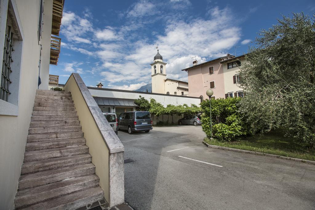 Le Servite Apartments Арко Екстериор снимка